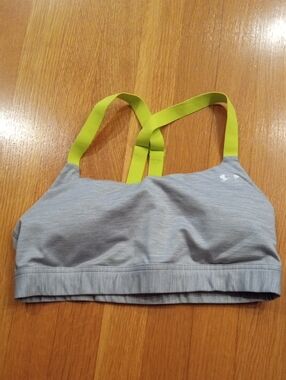 NWOT Under Armour Womens Mid Compression Sports Bra Medium
